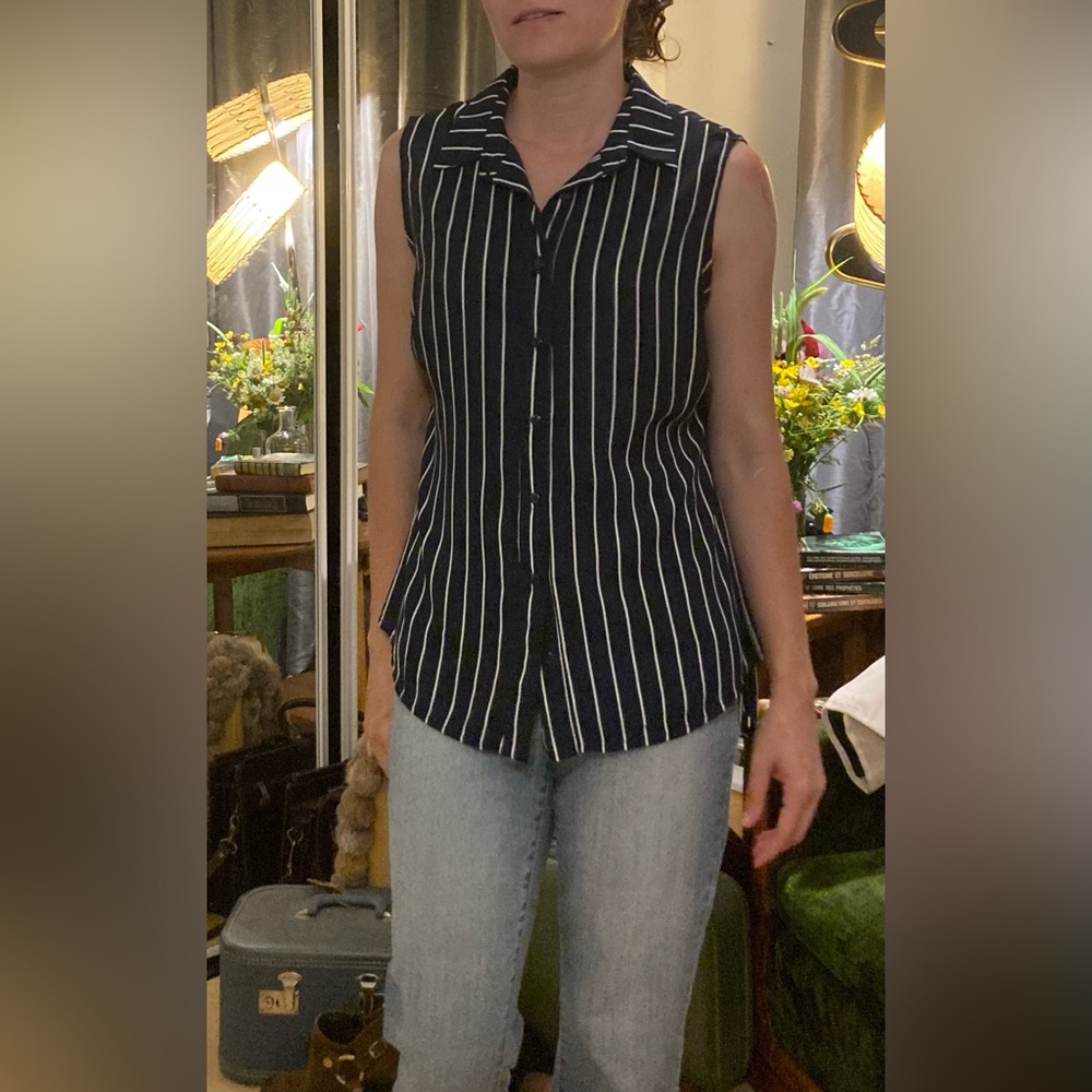 Sleeveless stripped tunic